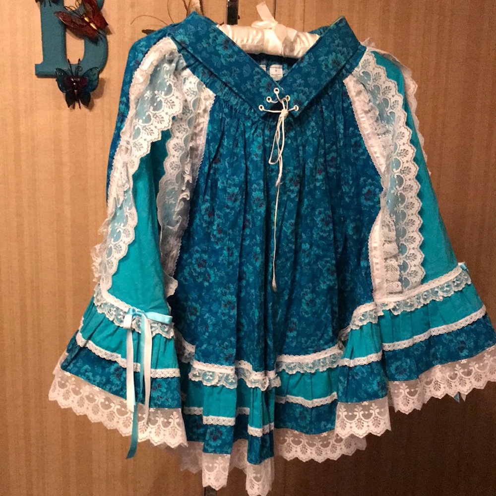 Turquoise/ white skirt